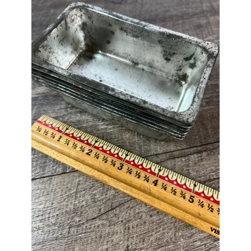 Small vintage loaf pans set of 6 baking assemblage‎ patina display Art junkin